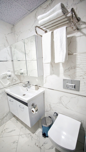 Bathroom 5, Cape Palace Hotel, Fatih