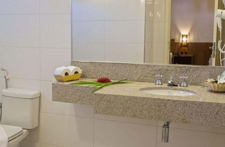 Bathroom 3, Resort da Ilha, Sales