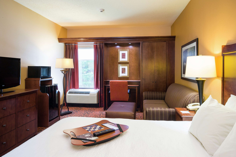 Bedroom 4, Hampton Inn Selinsgrove/Shamokin Dam, Snyder