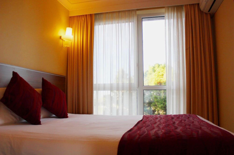 Bedroom 4, Alpine Motor Inn, Blue Mountains