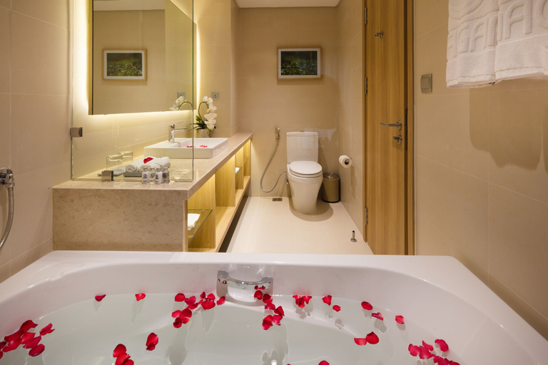Bathroom 5, Nagar Hotel Nha Trang, Nha Trang