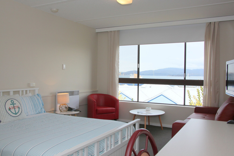 Bedroom 2, Beauty Point Waterfront Hotel, West Tamar - Pt A