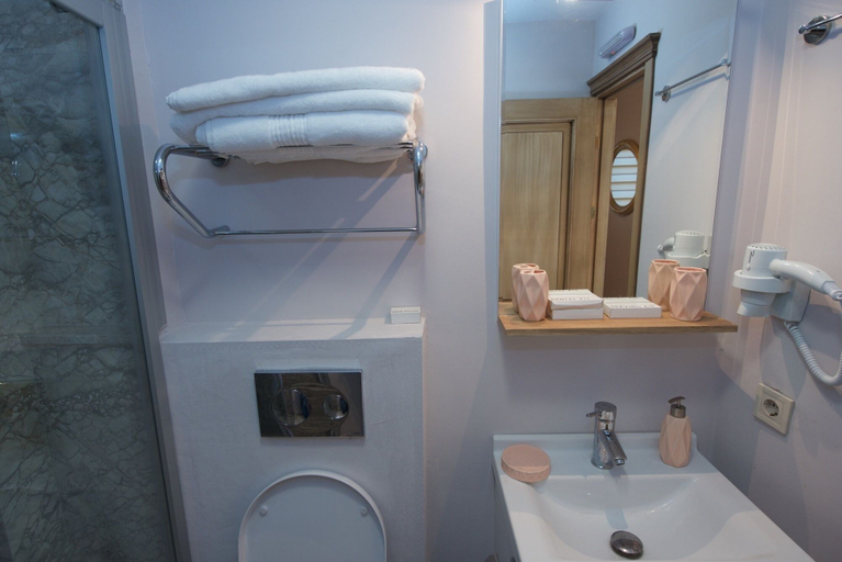Bathroom 5, Galatolia Suites, Beyoğlu