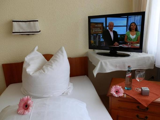 Bedroom 3, Landhotel Loewen, Schwarzwald-Baar-Kreis