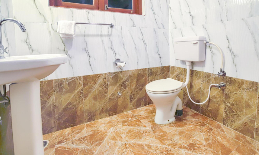 Bathroom 3, Premier Pahalgam, Anantnag