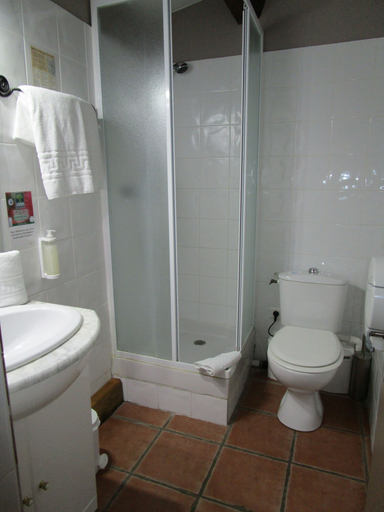Bathroom 4, Hotel Restaurant l'Escapade, Vaucluse