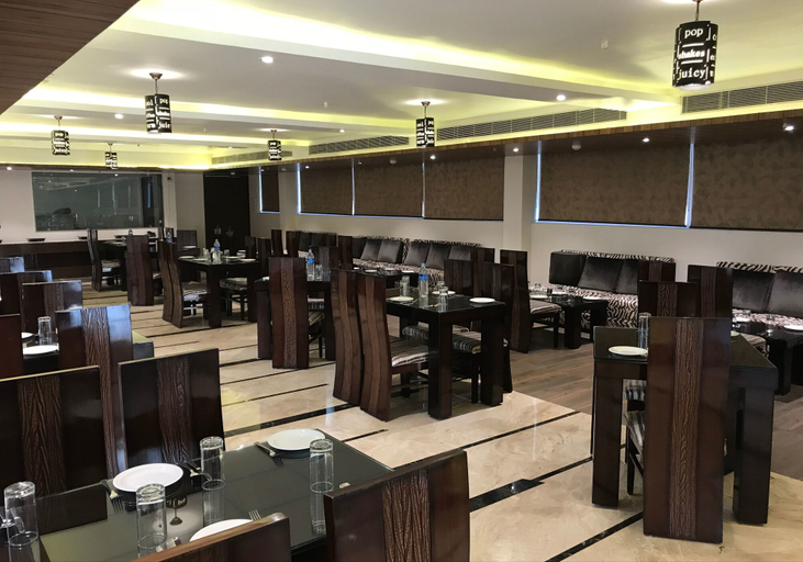 Food & Drinks 5, Heaven View Clarks Inn , Kanpur Nagar