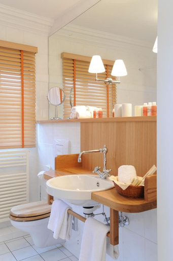 Bathroom 3, Hotel Altes Amtshaus, Hohenlohekreis
