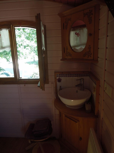 Bathroom 4, La Clé des Roulottes Campsite, Morbihan