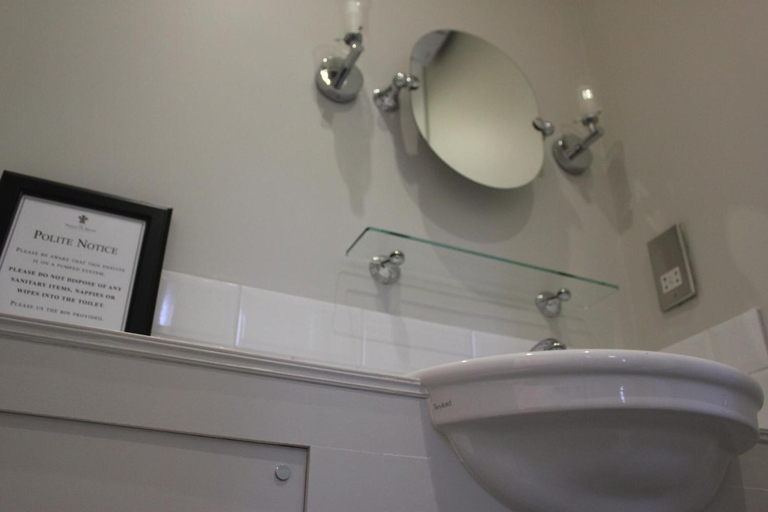 Bathroom 4, Prince of Wales, Isle of Wight
