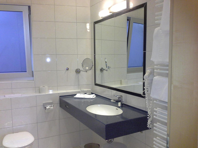 Bathroom 5, Stadthotel Pfeffermuhle, Ortenaukreis