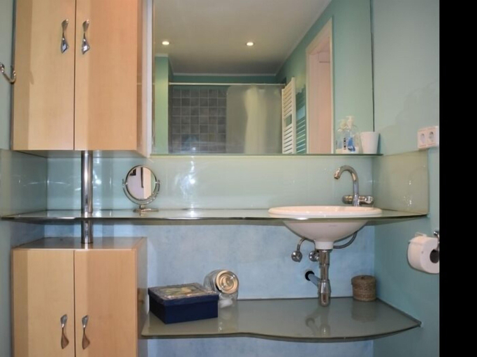 Bathroom 4, Sanpan Be my Guest Castelldefels, Barcelona