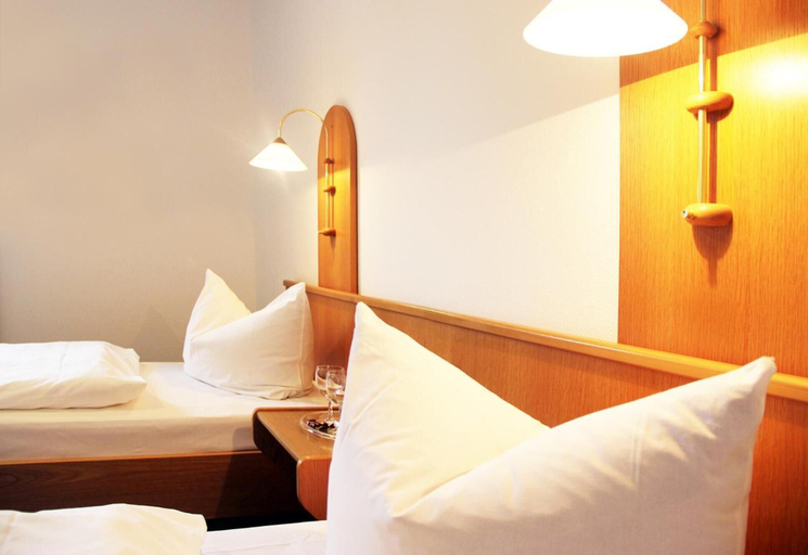 Bedroom 3, Stadthotel Alsfeld, Vogelsbergkreis