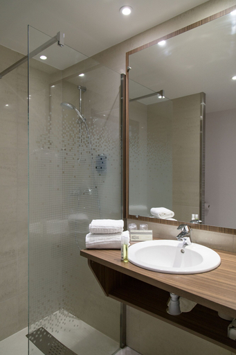 Bathroom 4, Brit Hotel Toulouse Colomiers - L'Esplanade, Haute-Garonne