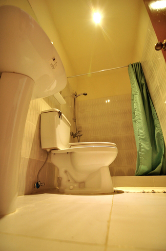 Bathroom 4, Dynasty Tourist Inn, Cebu City