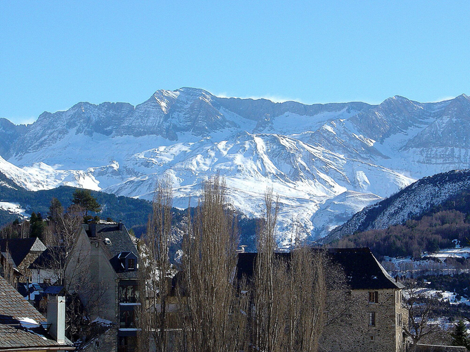 Exterior & Views 2, Hotel Valle De Izas, Huesca