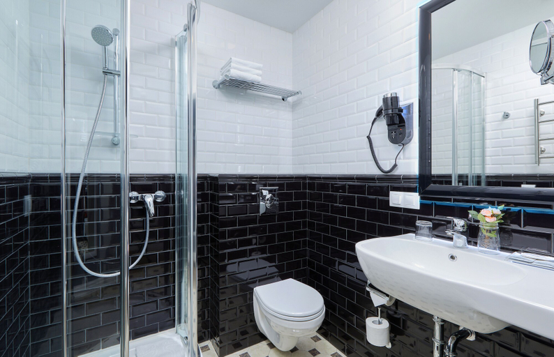 Bathroom 4, Easy Room, Borskiy rayon