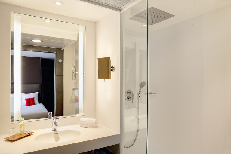 Bathroom 4, Best Western Premier Hotel de la Poste & Spa, Aube