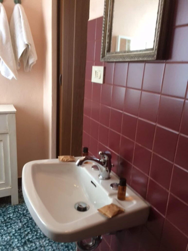 Bathroom, B&B Casa Cambini, Massa Carrara