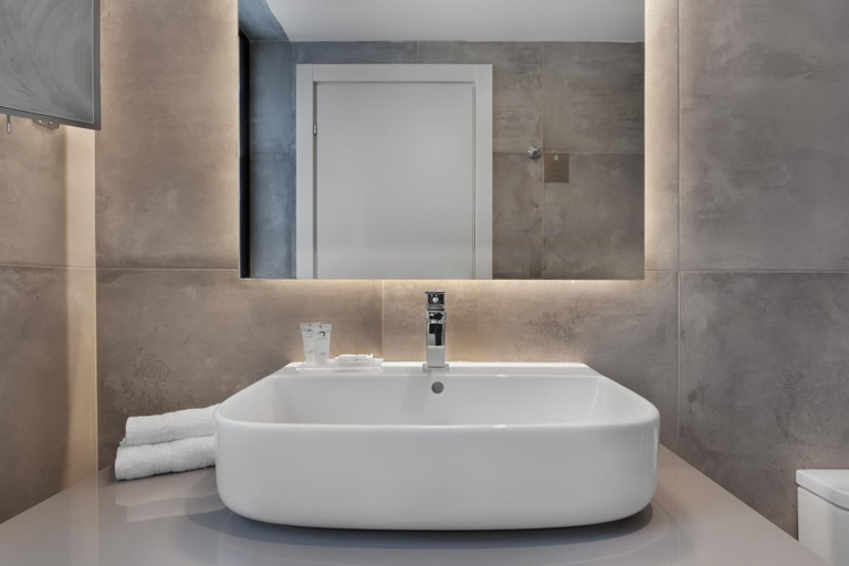 Bathroom 3, Urban Rooms By Neu Collective
