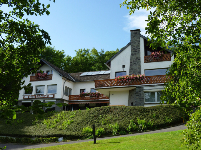 Exterior & Views 2, Pension Haus Diefenbach, Düren