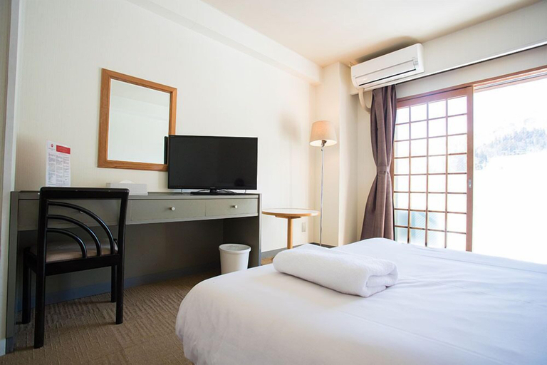 Bedroom 3, Hakuba Gateway Hotel, Hakuba