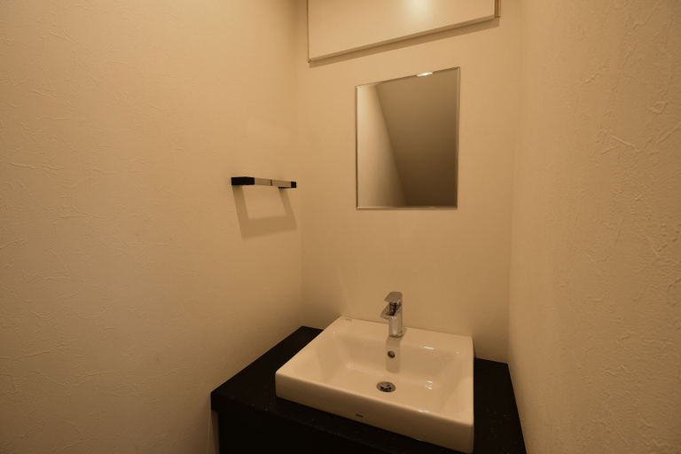 Bathroom 4, Koyasan Saizenin, Kōya