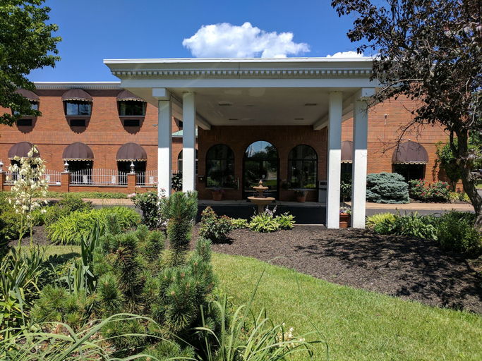 Exterior & Views 2, South Shore Inn, Erie
