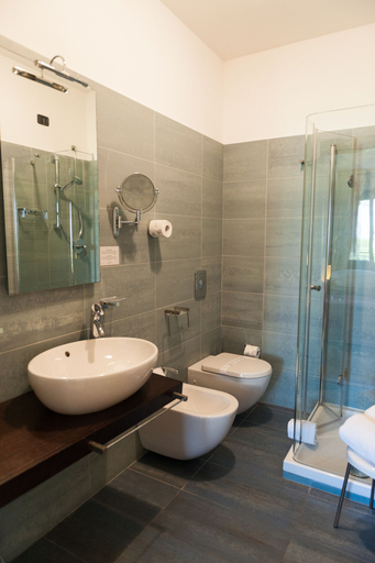 Bathroom 4, Il Portico, Trapani