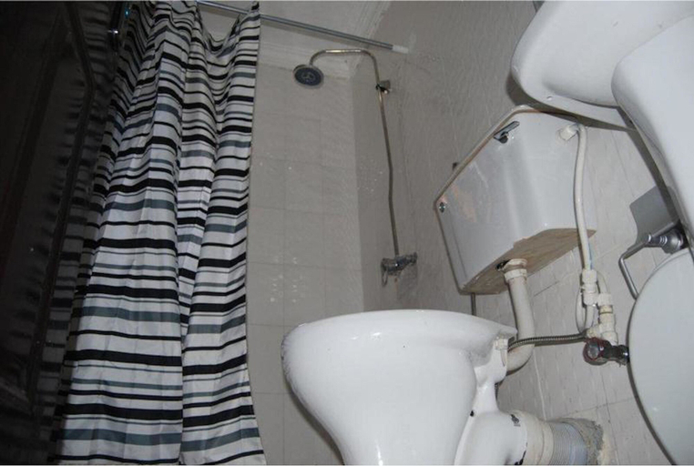 Bathroom 3, Anjiez Royal Suite, Ikeja