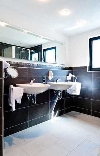 Bathroom 5, Landhotel Rauber, St. Wendel