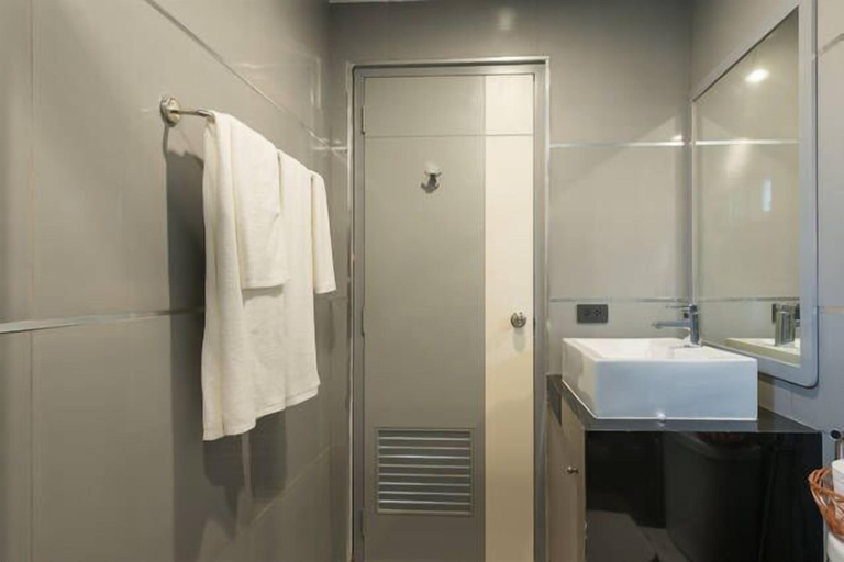 Bathroom 4, Parkview Ratchaprarop, Ratchathewi