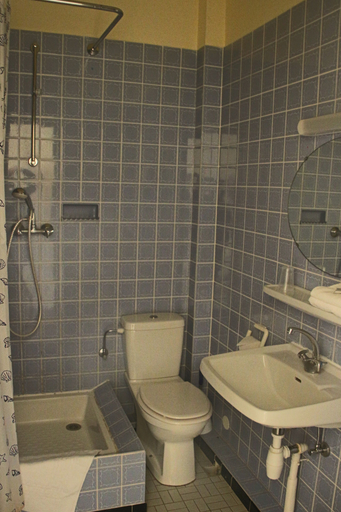 Bathroom 3, Hostellerie Le Turckheim Croix d'Or, Haut-Rhin