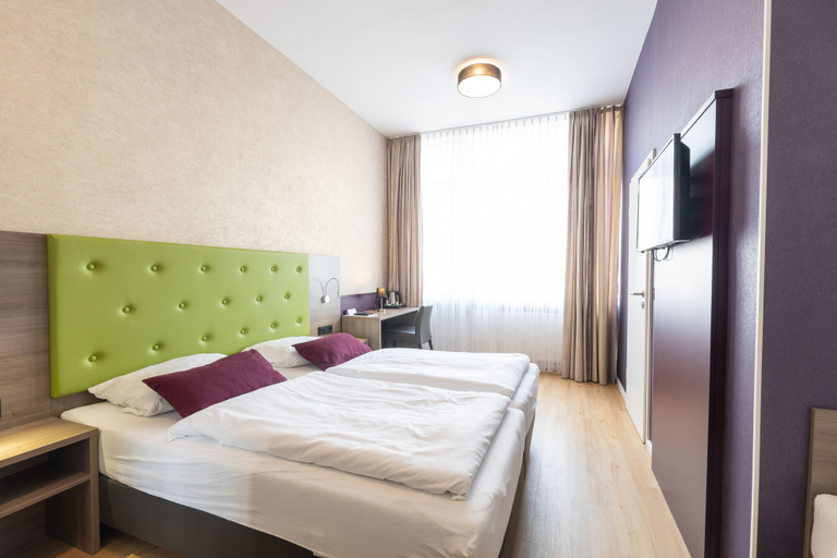 Bedroom 4, Hotel Porta Nigra, Trier