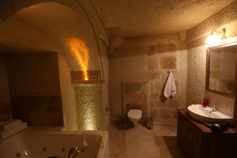 Bathroom 5, Abu Hayat Cave Suites, Ürgüp