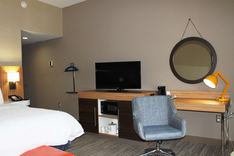 Bedroom 4, Hampton Inn by Hilton Forsyth, Monroe
