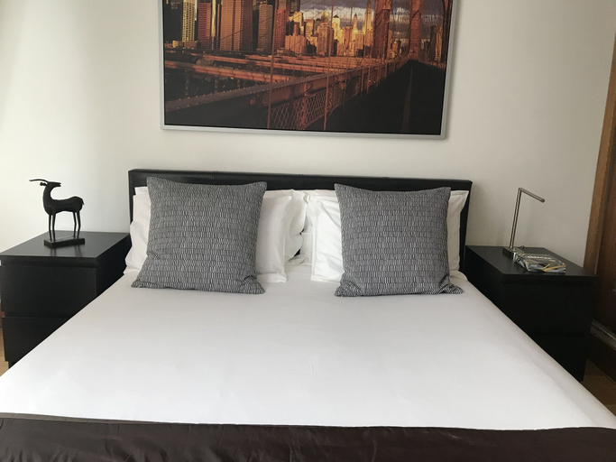 Bedroom 3, Luxury Kensington Apartment W8, London