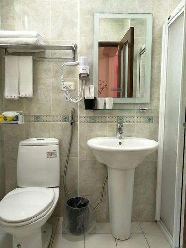 Bathroom 3, Red Apple B&B, Hualien
