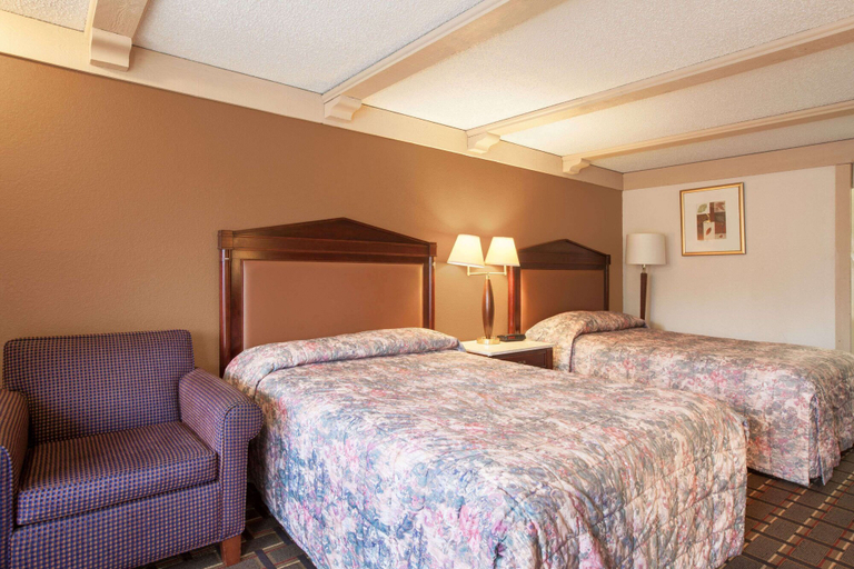Bedroom 3, Knights Inn Greensburg, Westmoreland