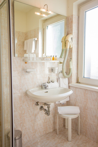 Bathroom 4, Hotel Sant Ilario, Trento