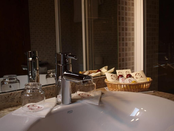 Bathroom 5, Hotel Valle De Izas, Huesca