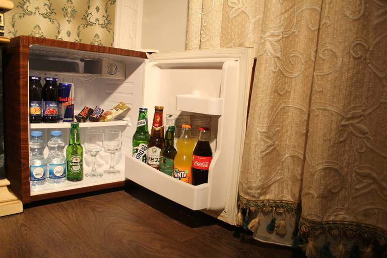 Food & Drinks 4, Hotel Adria, Priština