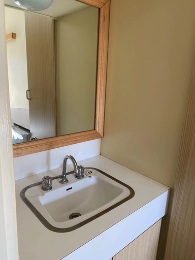 Bathroom 3, Gateway Motor Inn, Narrandera