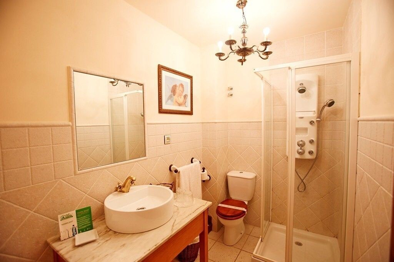 Bathroom 3, Posada Rural Ochohermanas, Cantabria