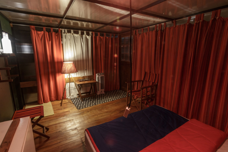 Bedroom 2, Whispering Willows, The Nilgiris