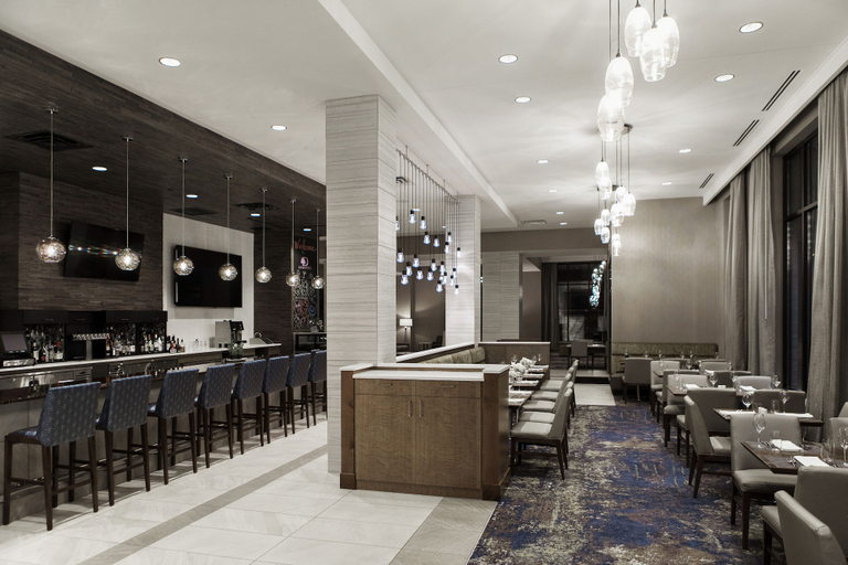 Food & Drinks 5, Hilton Garden Inn Minneapolis University Area, Hennepin