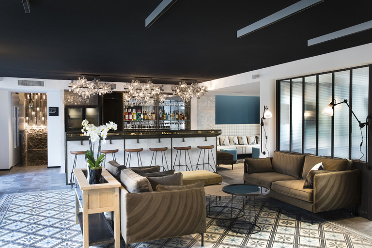Others 5, Hotel Les Deux Girafes, Paris