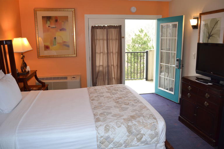 Bedroom 3, Cascades Inn, Monroe