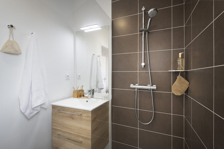 Bathroom 3, Résidence Pierre et Vacances Premium Les Villas d’Olonne, Vendée