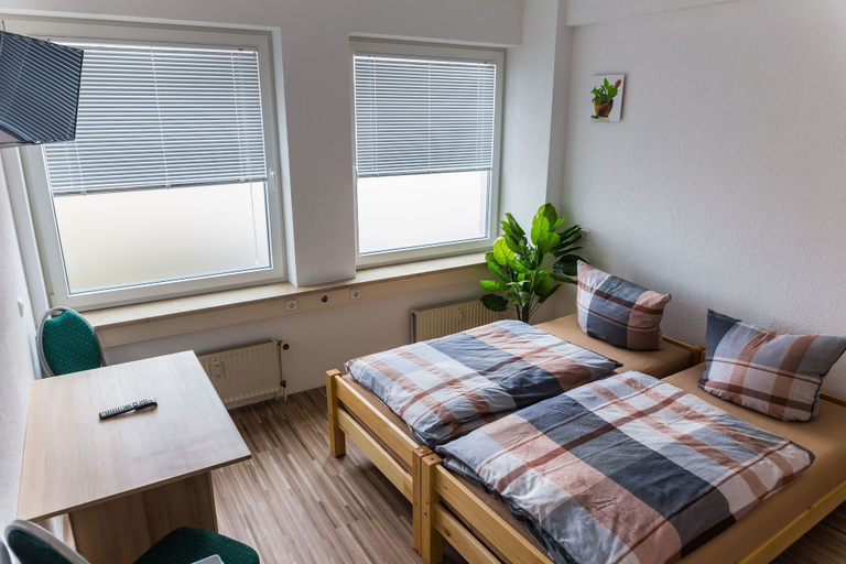 Bedroom 2, BHQ - BoardingHouse Quickborn - Hostel, Pinneberg